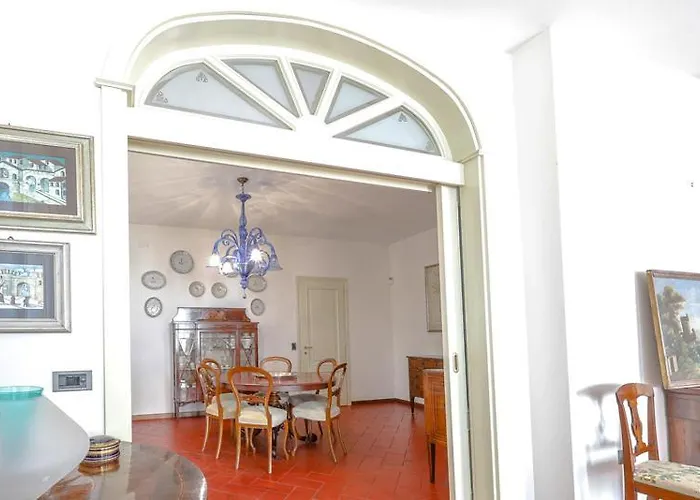 Semesterbostad I Limoni